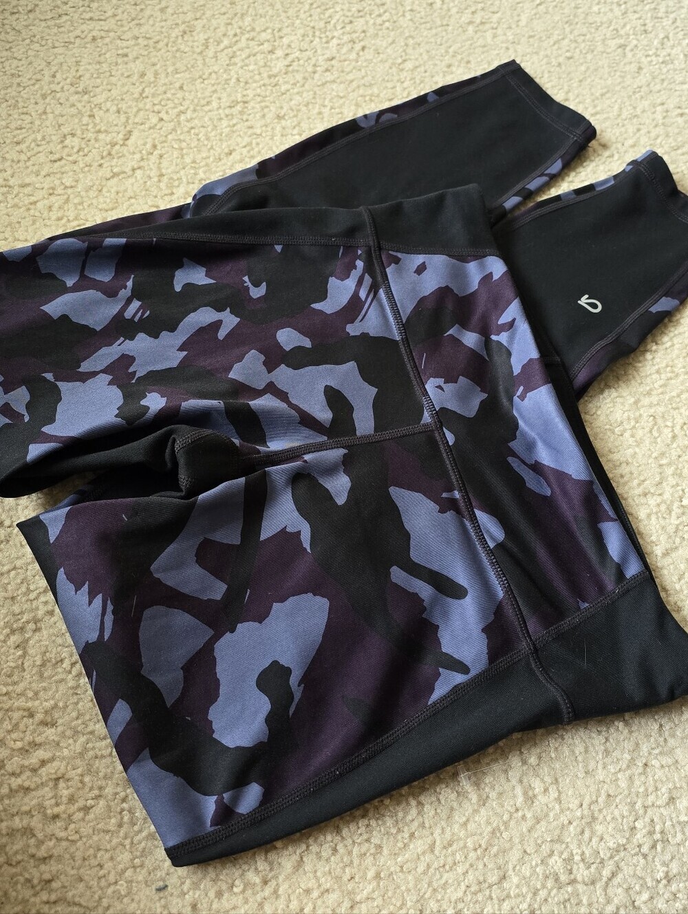 Gap Fit Purple & Black Camo Active Leggings Womens Size Large